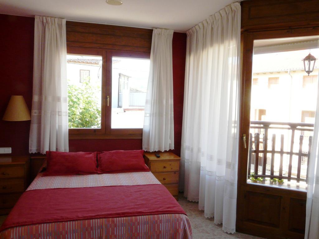 Hostal Rural Casa Castro Alberuela de la Liena Luaran gambar
