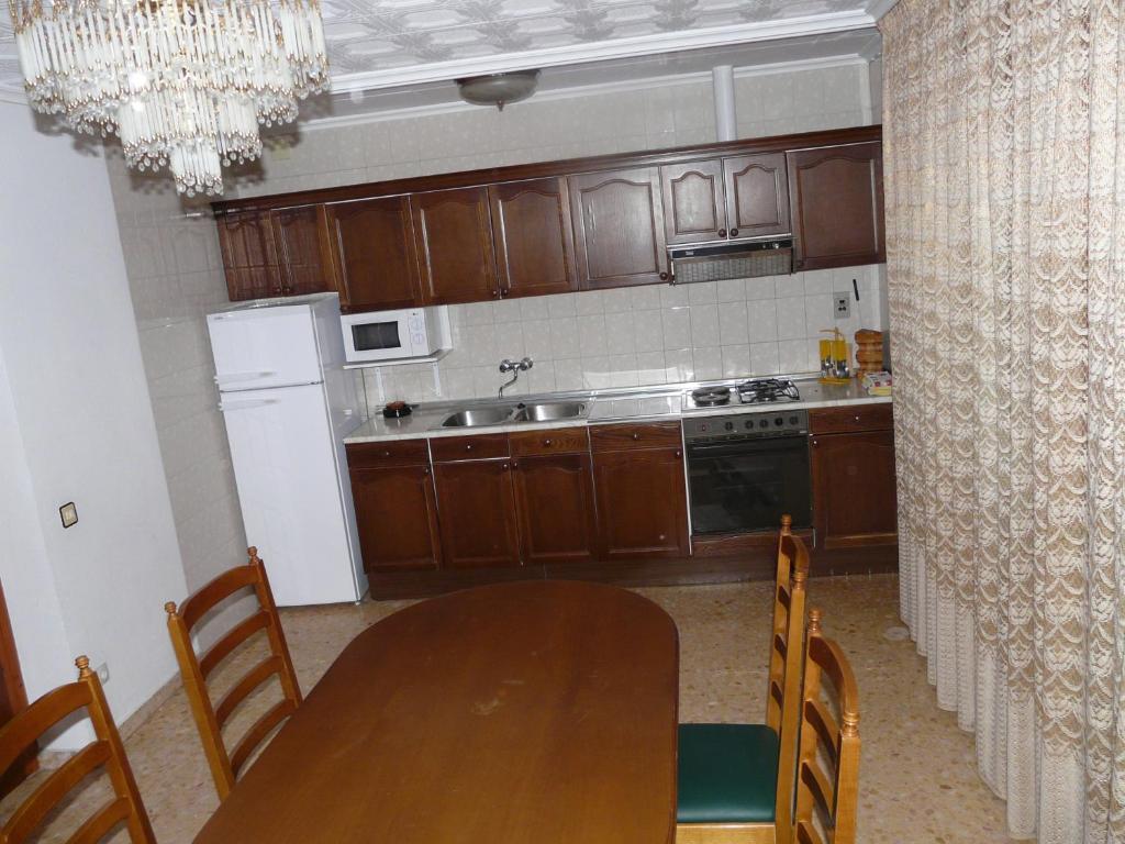 Hostal Rural Casa Castro Alberuela de la Liena Luaran gambar