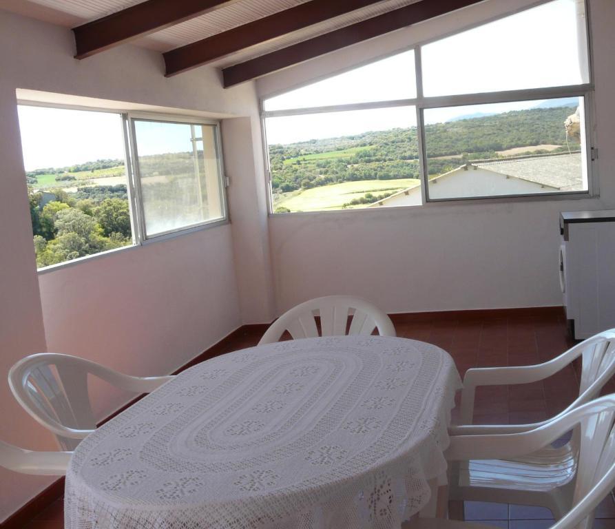 Hostal Rural Casa Castro Alberuela de la Liena Luaran gambar