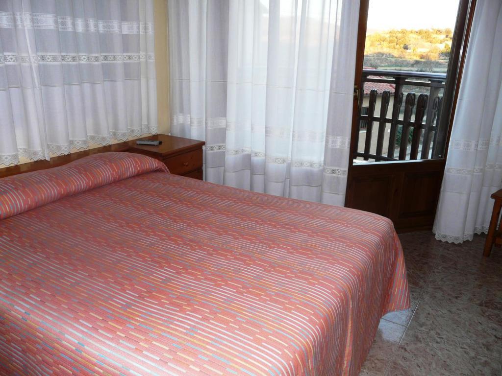 Hostal Rural Casa Castro Alberuela de la Liena Bilik gambar