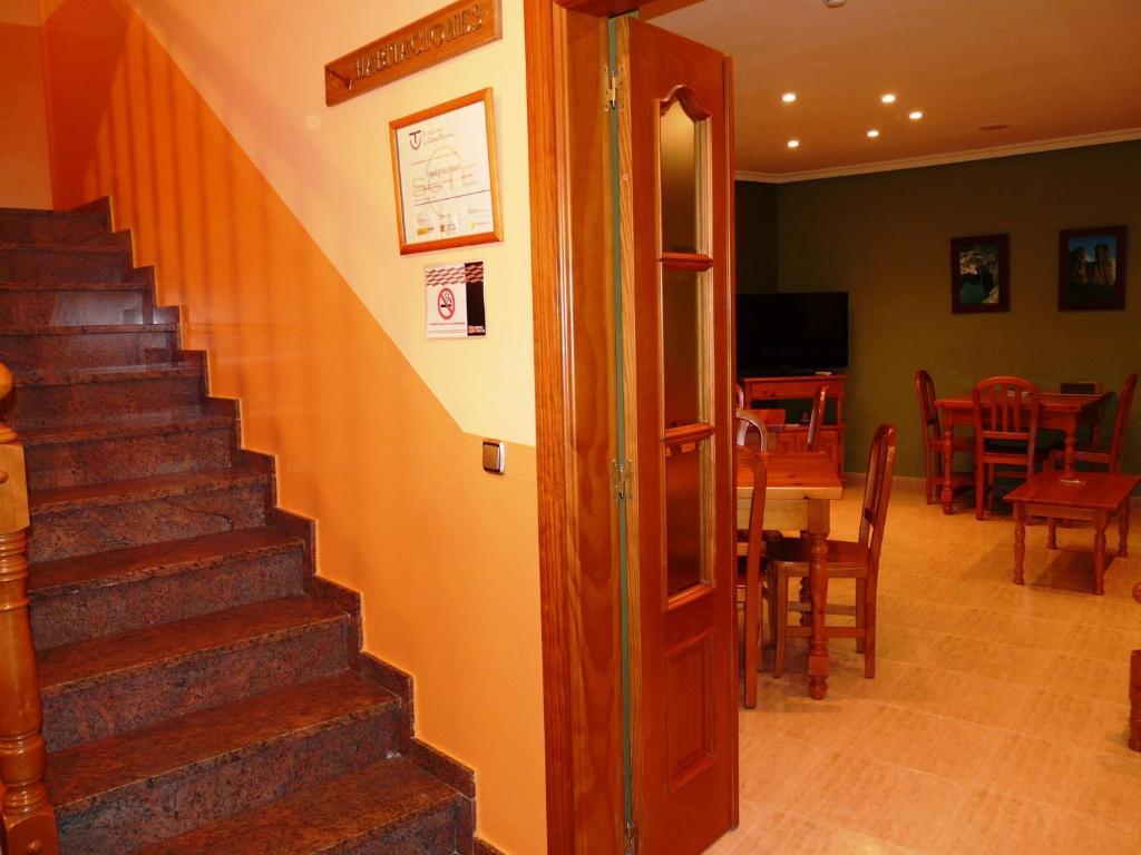 Hostal Rural Casa Castro Alberuela de la Liena Luaran gambar
