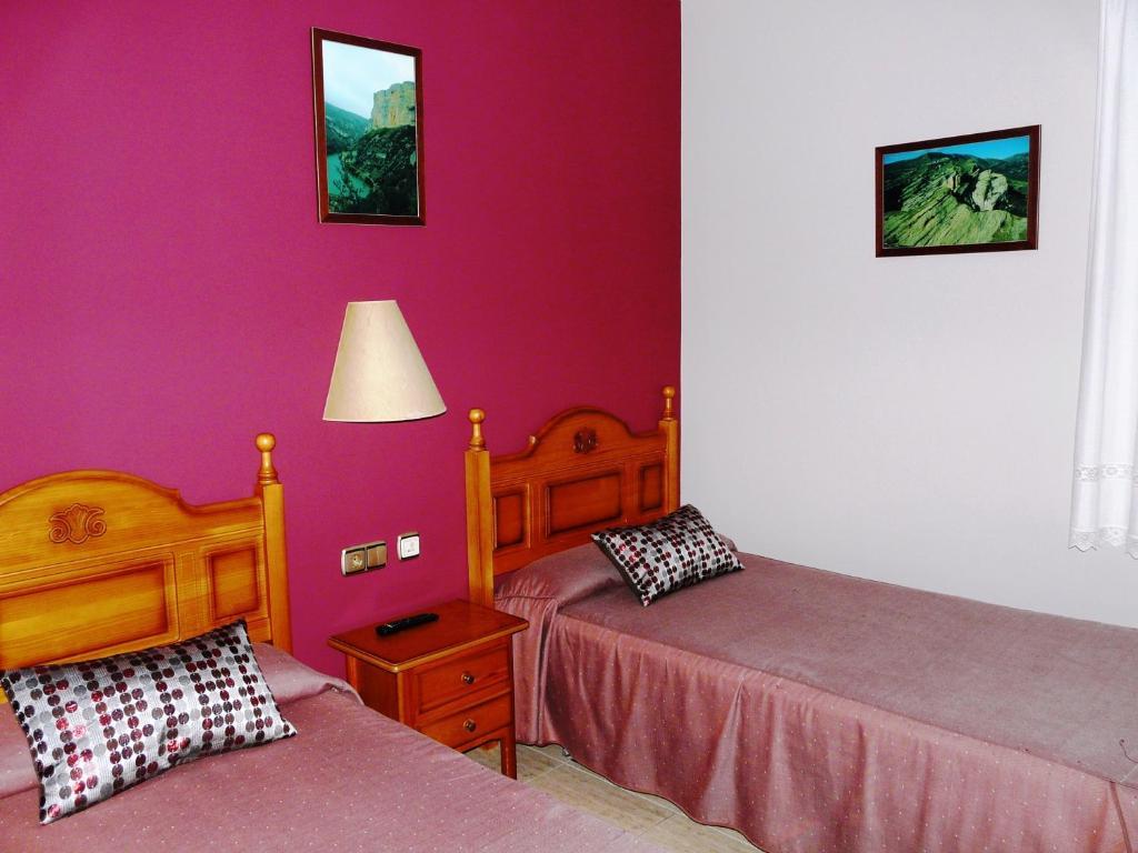 Hostal Rural Casa Castro Alberuela de la Liena Luaran gambar